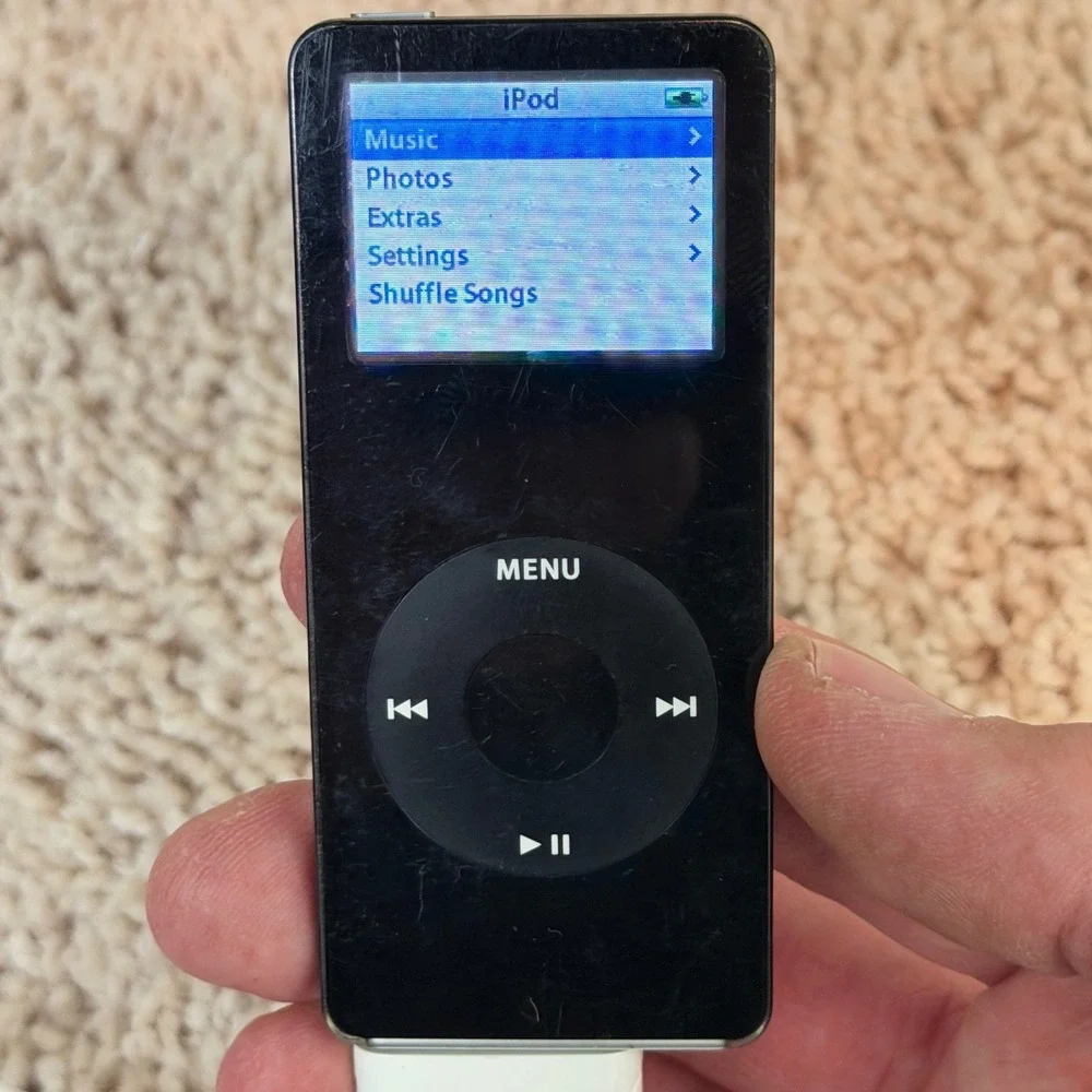Apple iPod Nano 1st Generation Black 2GB Model MA099LL A1137 Needs Battery